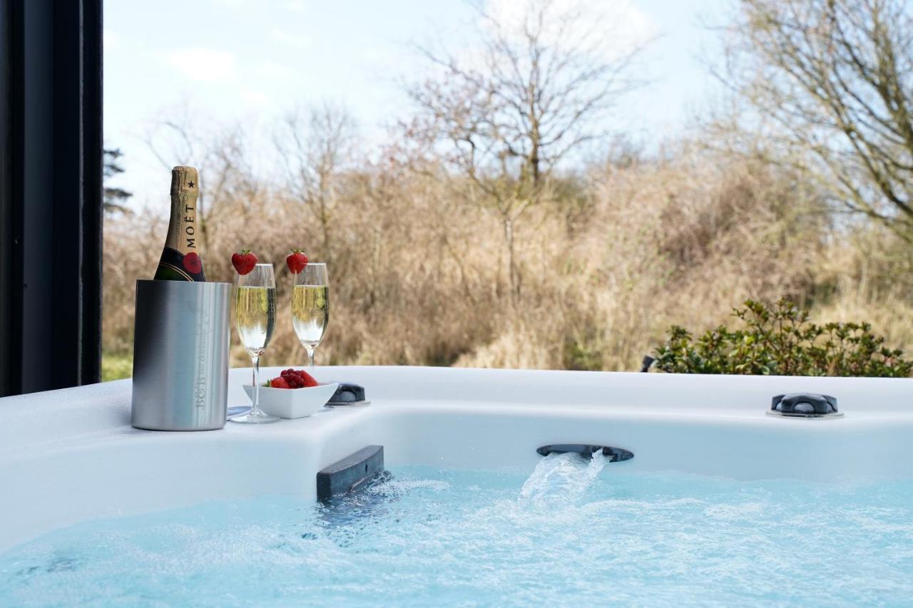 B&B Het Duinhuisje Met Jacuzzi, Gratis Parkeren, 2 Fietsen Te Leen, Airco 잔드보르트 외부 사진